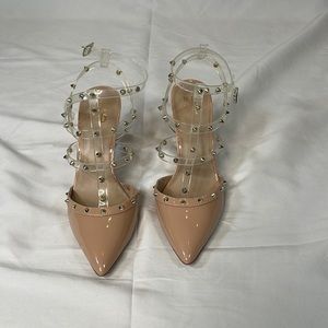 Pointed Toe Hardware Detail Heel